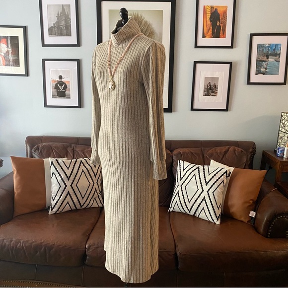 NWT Ribbed Turtleneck Long Sweater Dress size Medium LUSH - Picture 4 of 9